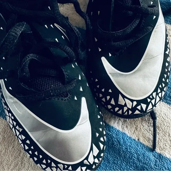 Nike Black and White Athletic Shoes