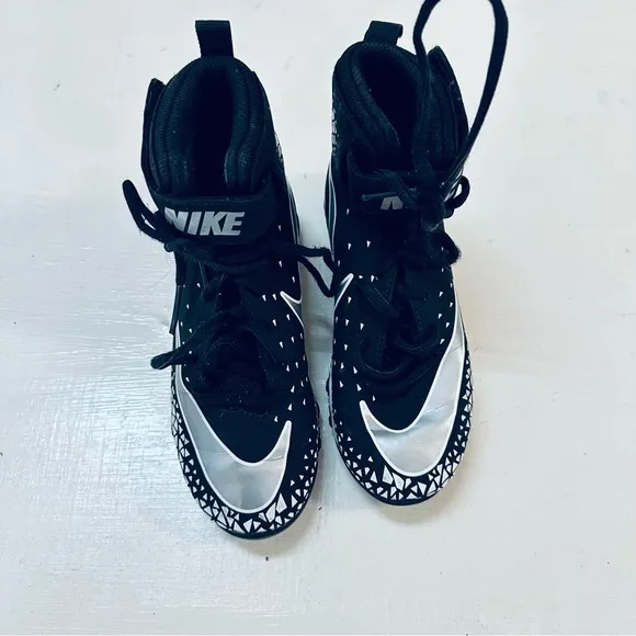 Nike Black and White Athletic Shoes