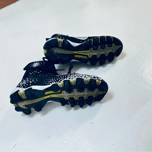 Nike Black and White Athletic Shoes