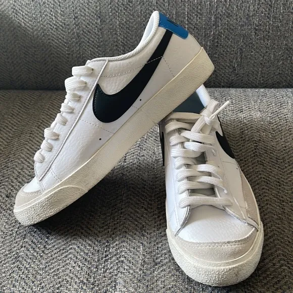 Nike Blazer Low 77 Casual Shoes Boys Size: 7 Youth.