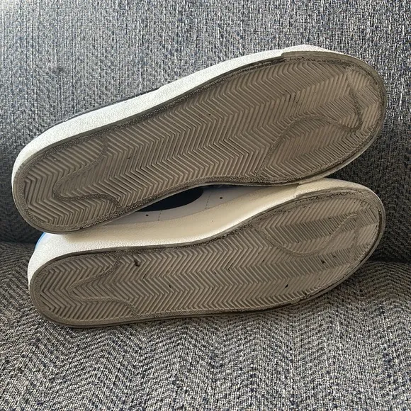 Nike Blazer Low 77 Casual Shoes Boys Size: 7 Youth.