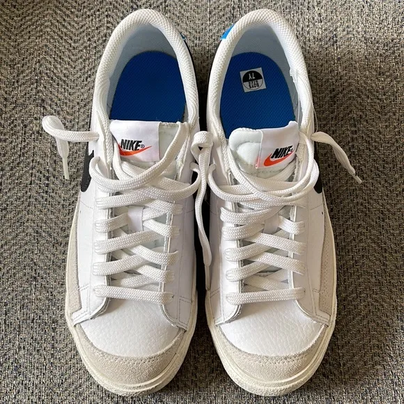 Nike Blazer Low 77 Casual Shoes Boys Size: 7 Youth.