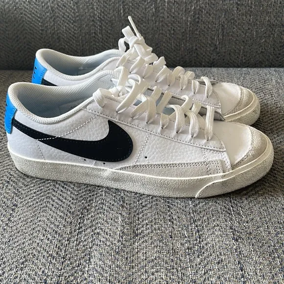 Nike Blazer Low 77 Casual Shoes Boys Size: 7 Youth.