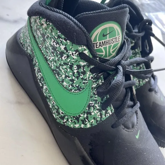 NIKE Boys TeamHustle digital black &amp; green sneakers Limited Edition Shoes Kids