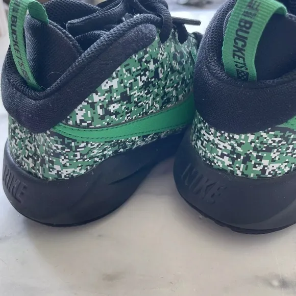 NIKE Boys TeamHustle digital black &amp; green sneakers Limited Edition Shoes Kids