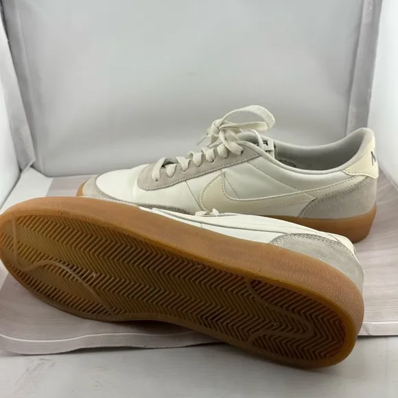 Nike Cream and Tan Athletic Shoes