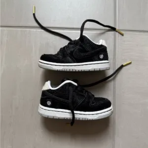 Nike Dunk SB Medicom Toy toddler black size 6c
