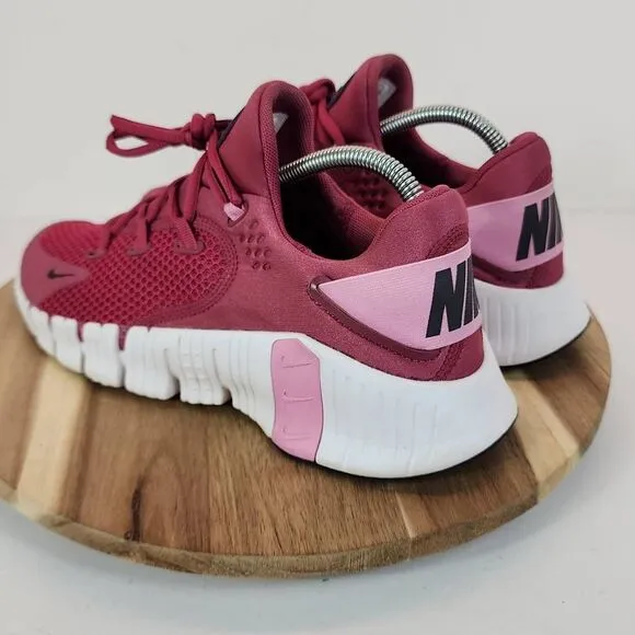 Nike Free Metcon 4 Women's Size 9.5 Beet Root (Maroon) Pink and White