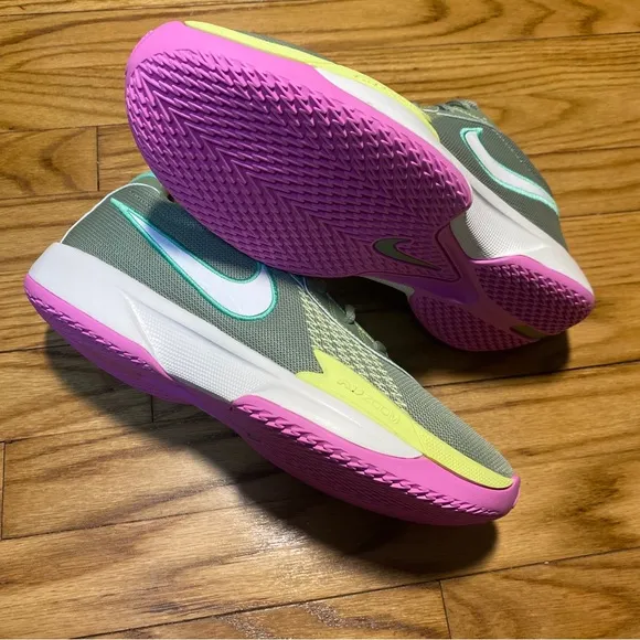 Nike G.T. Cut Academy Low Top Basketball Shoes Green Men’s Sz Sz 10.5 New No Box