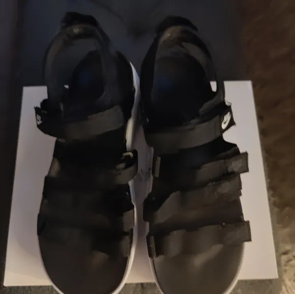 Nike Icon Classic Black Platform strappy Sandals Size 11