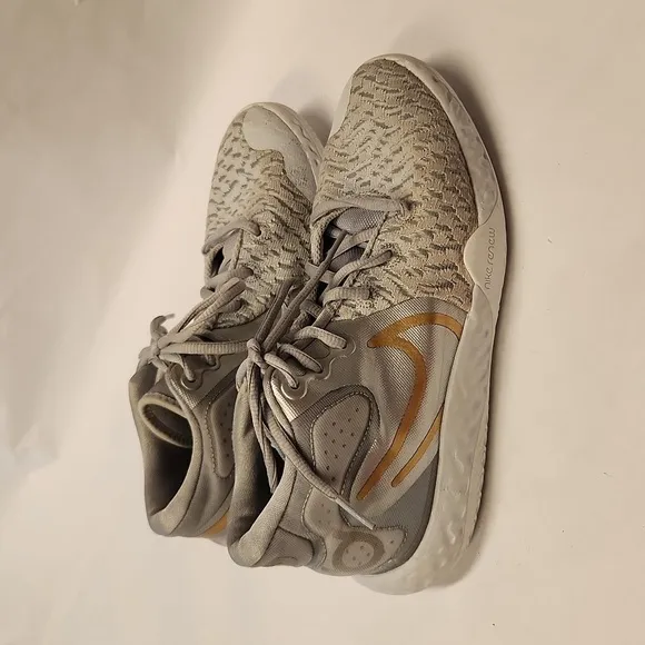 Nike KD Trey 6Y shoes