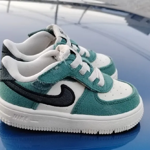 Nike Kids Force 1 Teal and White Sneakers