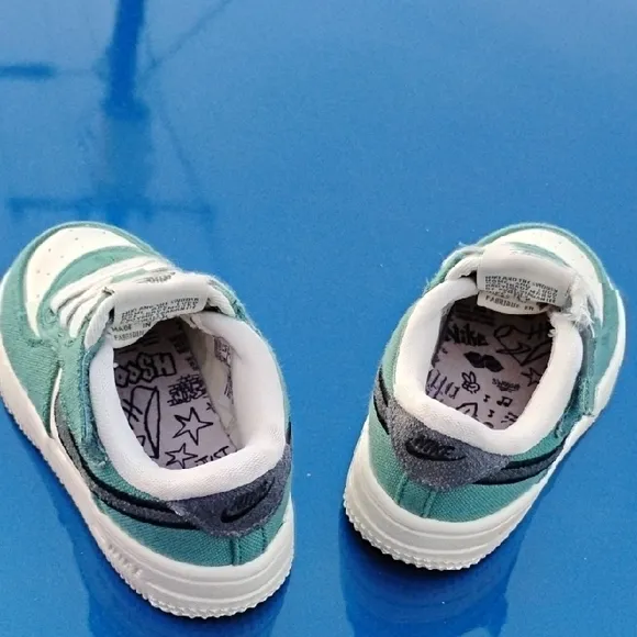 Nike Kids Force 1 Teal and White Sneakers