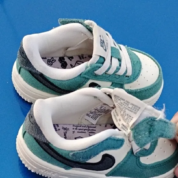 Nike Kids Force 1 Teal and White Sneakers