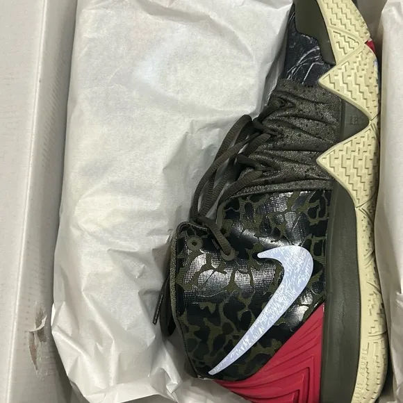 Nike Kybrid S2.  Size 11.5