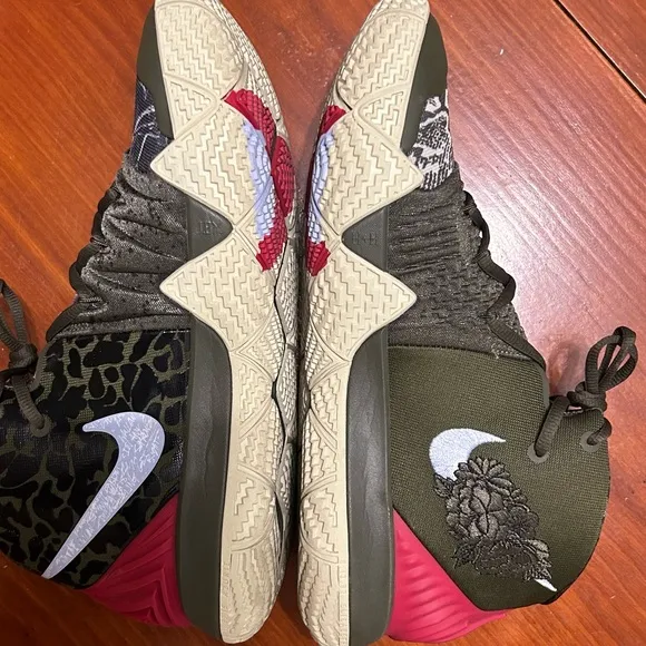 Nike Kybrid S2.  Size 11.5