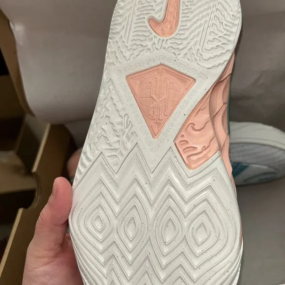 Nike Kyrie 8 Go