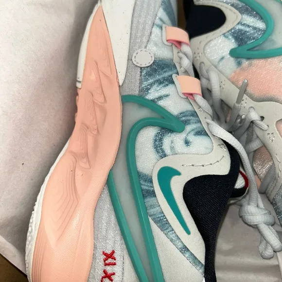 Nike Kyrie 8 Go