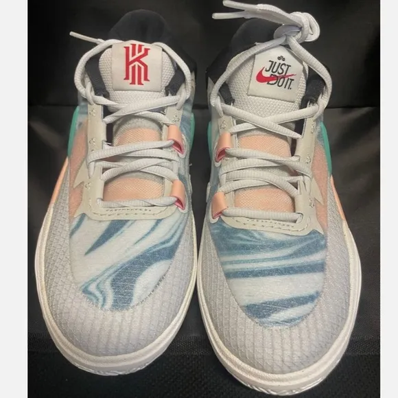 Nike Kyrie 8 Go