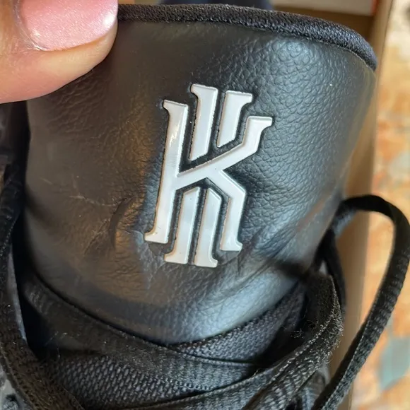 Nike Kyrie Flytrap, Black/Black-White-Volt