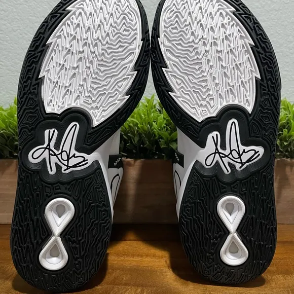 Nike Kyrie Infinity TB White/Black Basketball Shoes DO9616-100 Men's Size 14