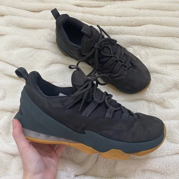 Nike Lebron 13 low anthracite grey sneakers