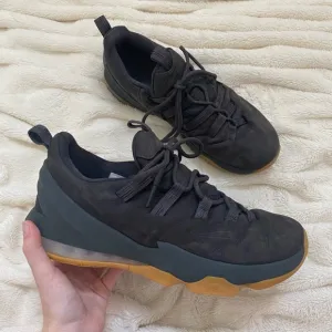 Nike Lebron 13 low anthracite grey sneakers