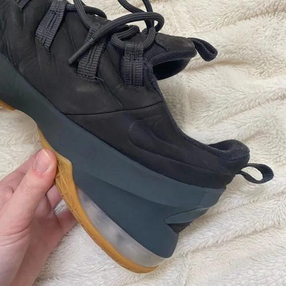Nike Lebron 13 low anthracite grey sneakers