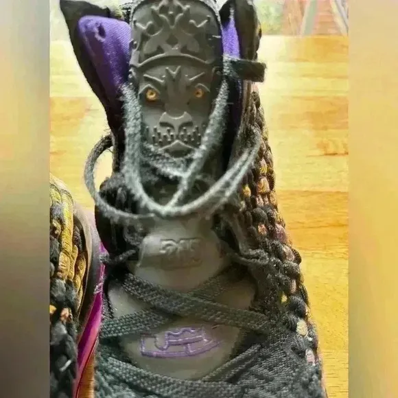 Nike Lebron 17 XVII Lakers Size 11 BQ3177-004 Black Yellow Amarillo Eggplant