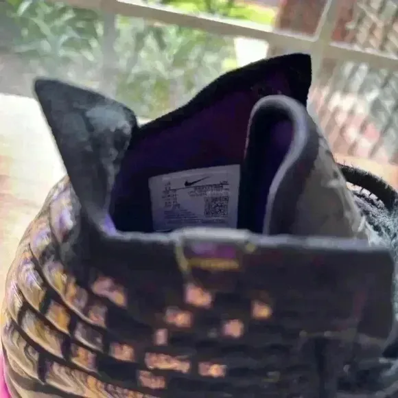 Nike Lebron 17 XVII Lakers Size 11 BQ3177-004 Black Yellow Amarillo Eggplant