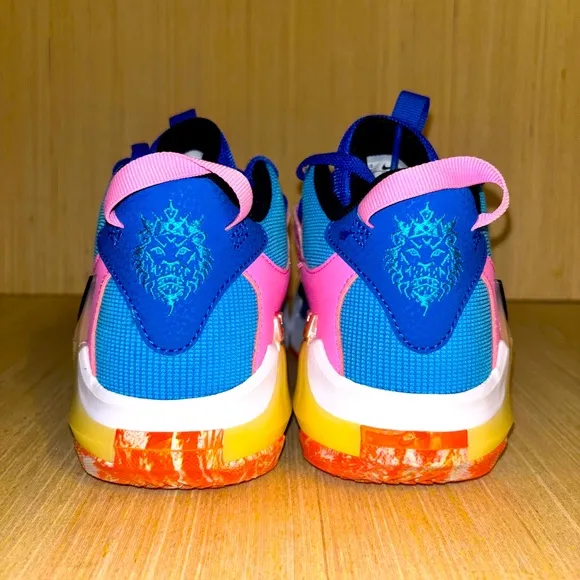 Nike LeBron Witness 7 : 6Y/ 7.5-8 Womens