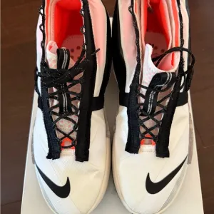 Nike MENS ISPA COLLECTION Black and White Athletic Shoes
