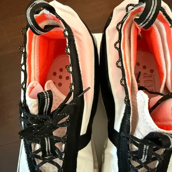 Nike MENS ISPA COLLECTION Black and White Athletic Shoes