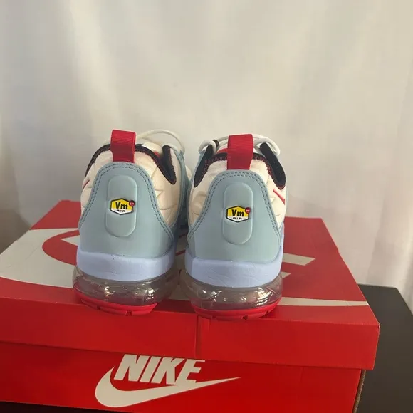 Nike Men’s VaporMax - White, Blue, and Red Shoes CW6937-100 Imperfect Size 10