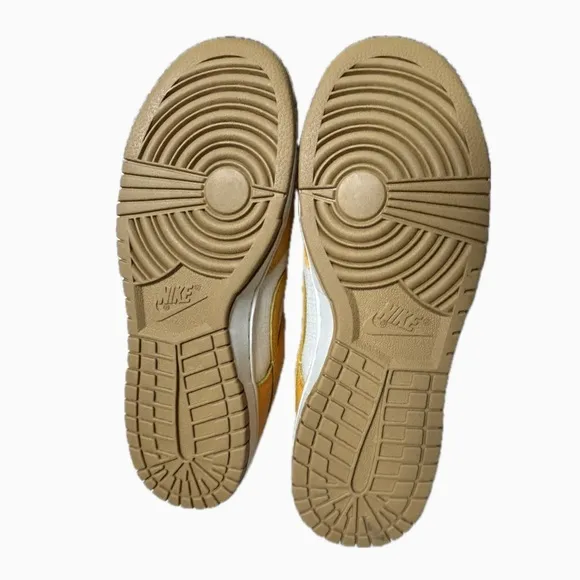 Nike Men's Yellow and White Sneakers