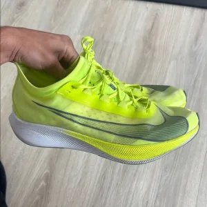 Nike Men’s Zoom Fly 3 Size 13
