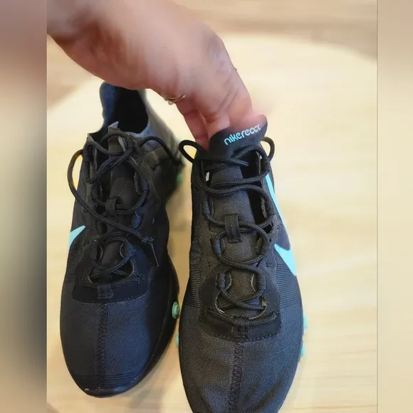 Nike React Element 55 Black Aurora Green Men's stylish running sneakers size 9.5