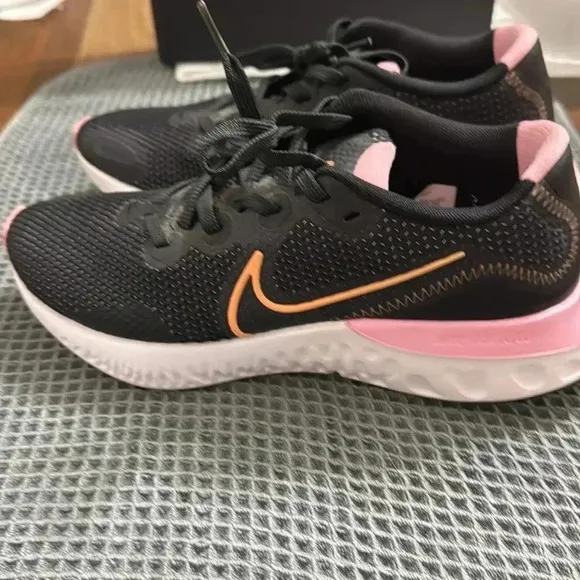 Nike Renew Run Pink Orange Black Running Shoes Women's (Size: 7.5)