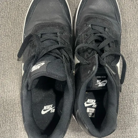Nike SB Men's Black Sneakers