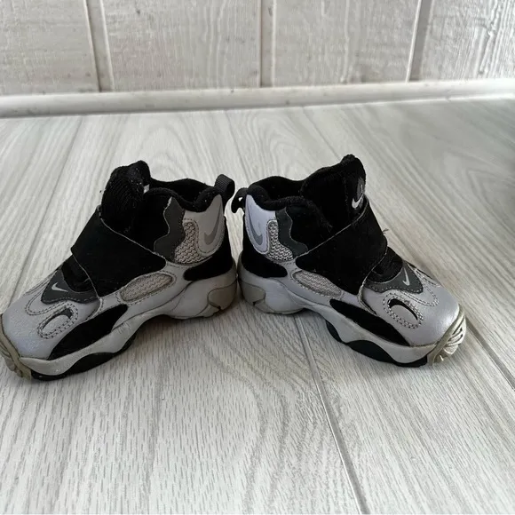 Nike Speed Turf Wolf Grey US 5C‎ 535737-001 Used