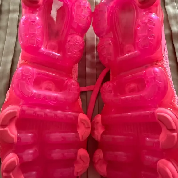 Nike VAPOR MAX Pink Athletic Shoes