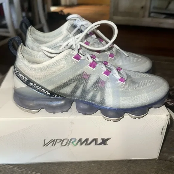 Nike Vapormax Athletic Sneakers 2019 dead stock - Gray clear Purple