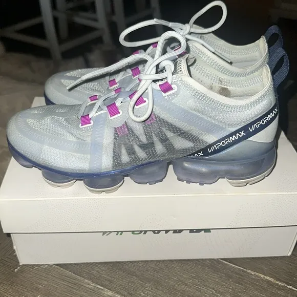 Nike Vapormax Athletic Sneakers 2019 dead stock - Gray clear Purple