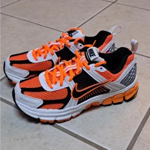 Nike Vomero 5 &quot;Total Orange&quot; - Kids Size 3Y / Wmns 4.5