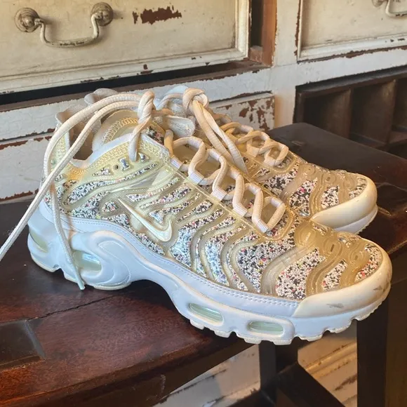 Nike Wmns Air Max Plus LX Running Womens Luxury Shoes Phantom