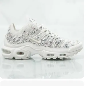 Nike Wmns Air Max Plus LX Running Womens Luxury Shoes Phantom