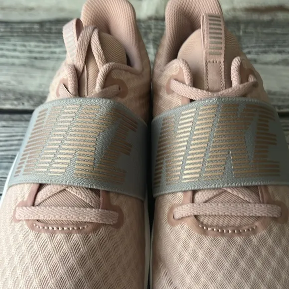 Nike Wmns In-Season TR 9 CoralStardust Sz 8 NWOT