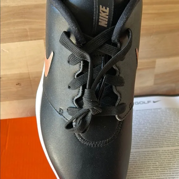 Nike women's Roshe G Tour Golf Shoes size 10