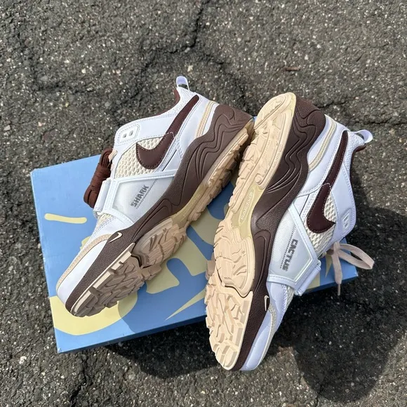 Nike zoom field jaxx travis Scott light chocolate