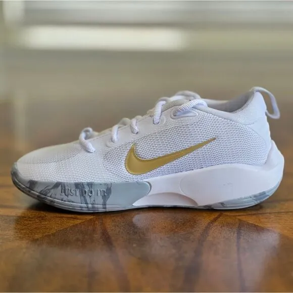 Nike IsoFly Basketball Shoes Boys Size 1Y 1 White Metallic Gold Grey FN4384-100